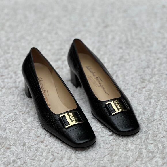Salvatore Ferragamo “Rosalba” Black Croc Embossed Heels | Gold Vara Bow | Size 6 - Picture 1 of 6